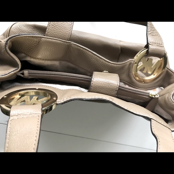 Authentic Micheal Kors large hobo bag - Picture 7 of 12